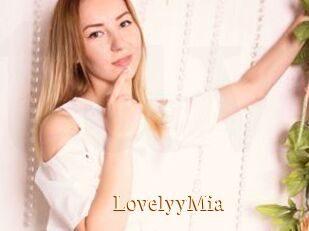 LovelyyMia