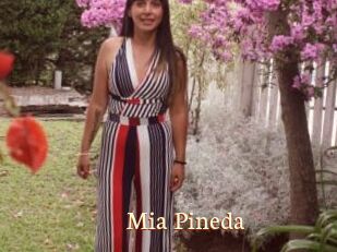 Mia_Pineda