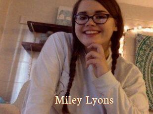 Miley_Lyons