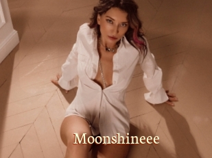 Moonshineee